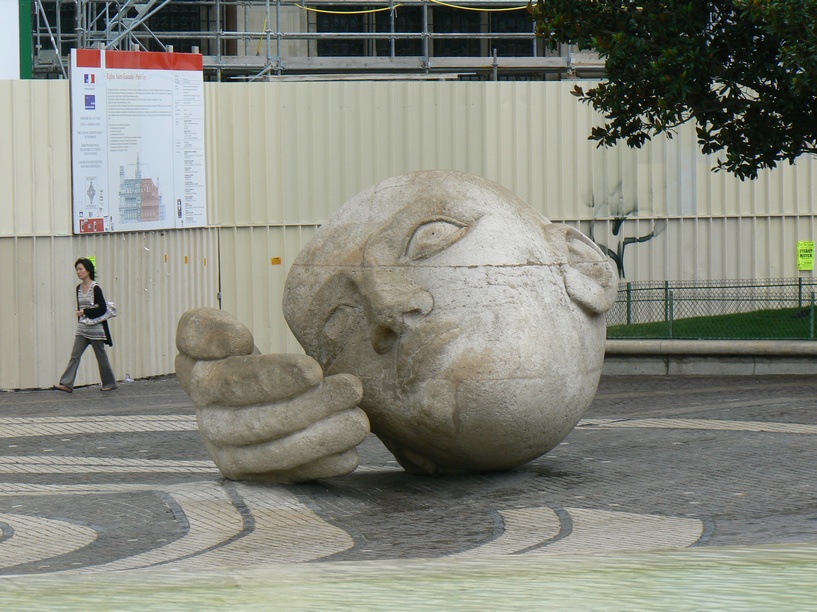 Ecoute sculpture de Henri Miller: Ecoute sculpture de Henri Miller 003